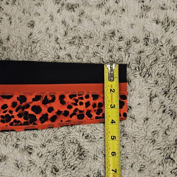 Betsey Johnson SZ S Red Black Cheetah Leopard Leggings Black Stripe Leg - Picture 10 of 10